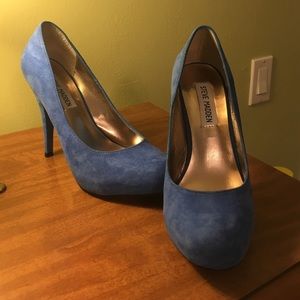 Trinitie blue pump
