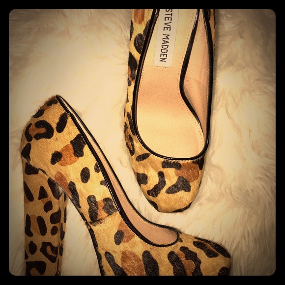 Steve Madden leopard pumps