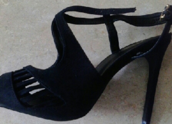 Brand New Peeptoe Faux Suede! - Picture 2 of 4