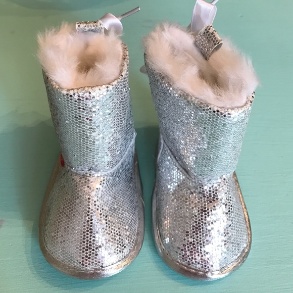 NWOT Glam Baby Booties