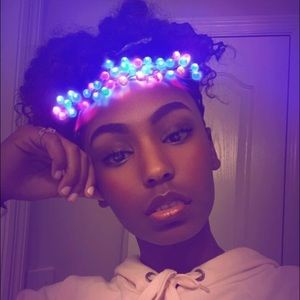 Meet your Posher, Tiara