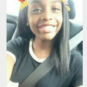 Meet your Posher, Lloydrica