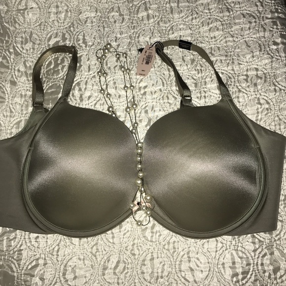 Victoria's Secret NWT, size 38C plunge bra