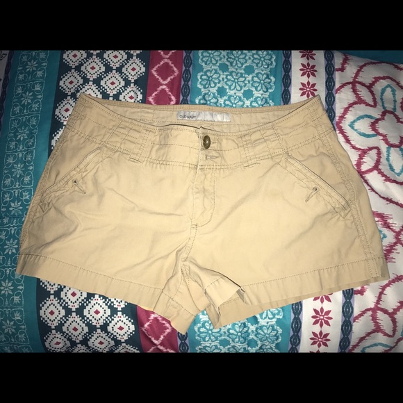 Old Navy khaki shorts