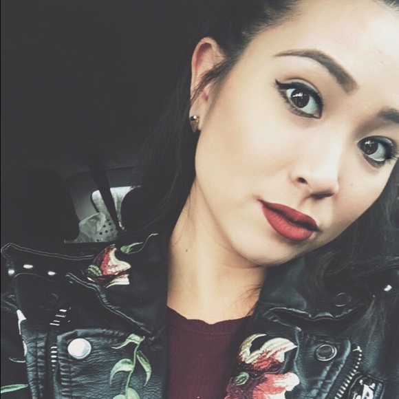 Meet your Posher, Maleah - Picture 2 of 3