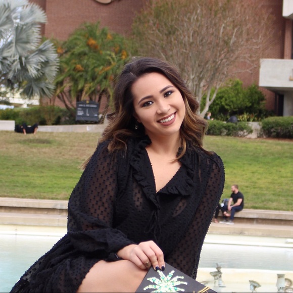 Meet your Posher, Maleah - Picture 3 of 3