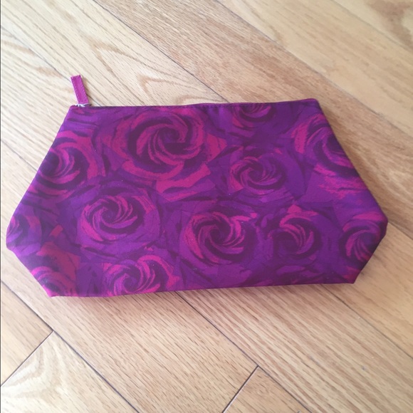 Magenta make bag