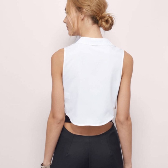 Button down Crop top 🚫SOLD🚫 - Picture 3 of 3