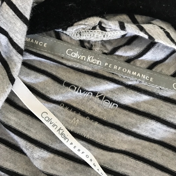 Calvin Klein Performance - Picture 3 of 3