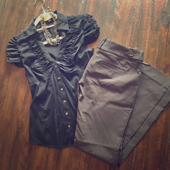 FINAL MARKDOWN - EXPRESS Short Sleeved Blouse
