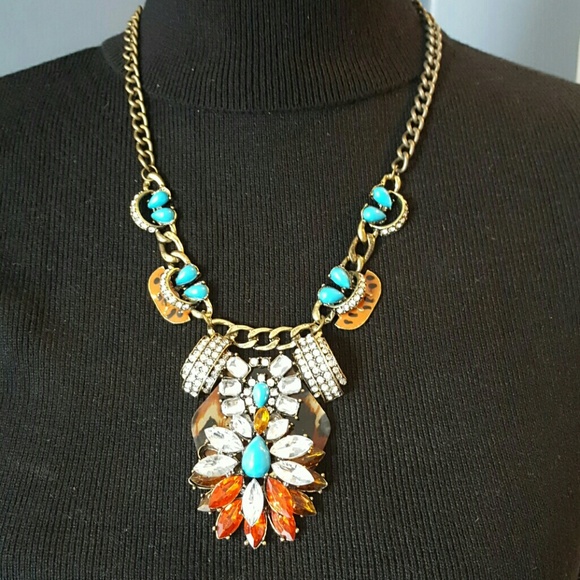 Statement necklace