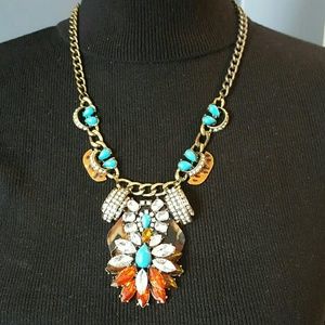 Statement necklace