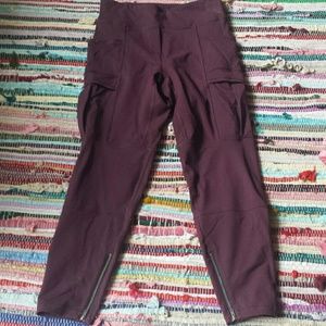 LULULEMON cranberry pant