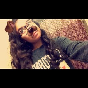 Meet your Posher, Cynthia