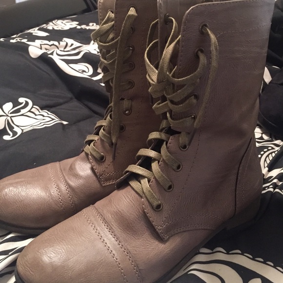 Taupe boots!