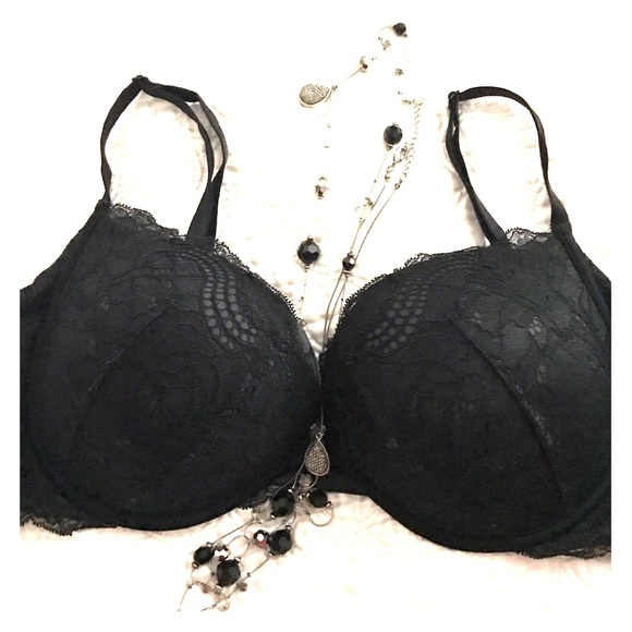 Victoria's Secret like new padded size 38C bra