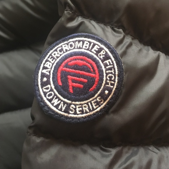 Lightweight Abercrombie & Fitch puffer jacket - Picture 2 of 3
