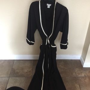 Natori robe; good used condition
