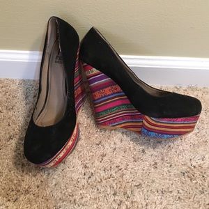 Tribal pattern wedges