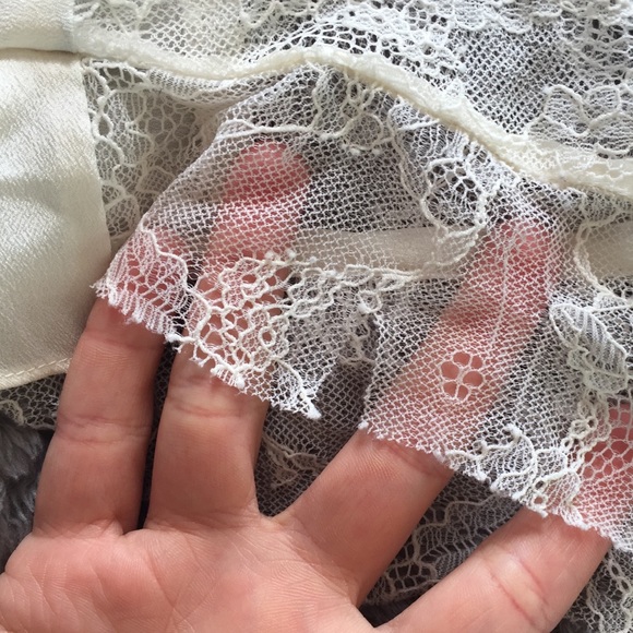 Off white Forever 21 blouse - Picture 3 of 4