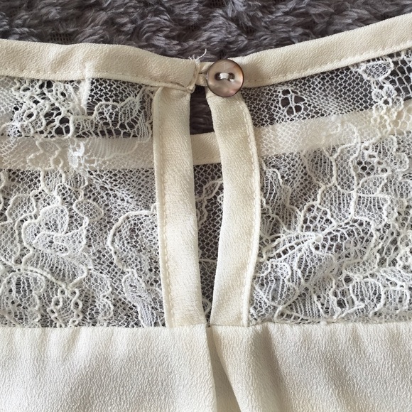 Off white Forever 21 blouse - Picture 4 of 4