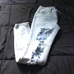 Light Wash Ripped Skinny Jeans