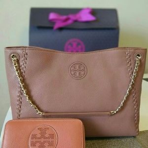 Meet your Posher, Lana