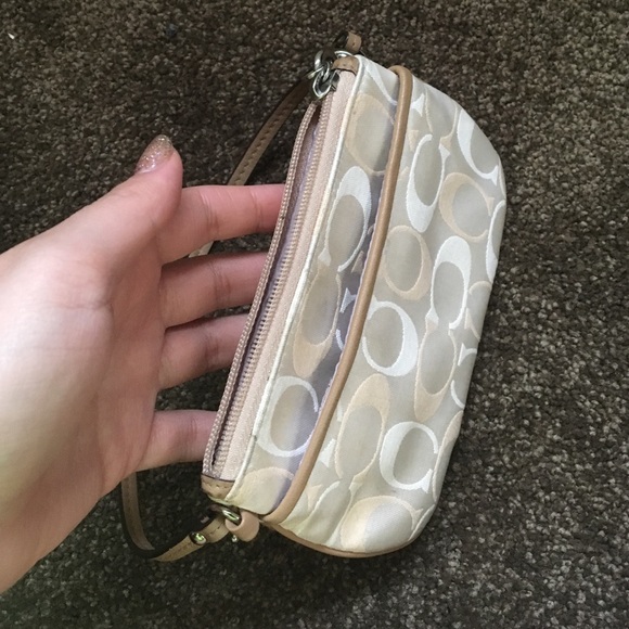 Coach wristlet - Picture 3 of 3