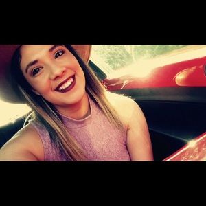 Meet your Posher, Samantha