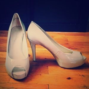 Nude platform peep toe "Camya" pumps