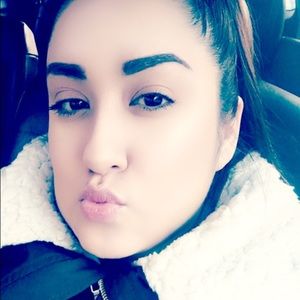 Meet your Posher, Vanessa