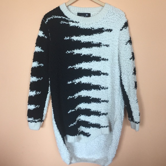 Limited edition black and white tunic - Picture 1 of 2