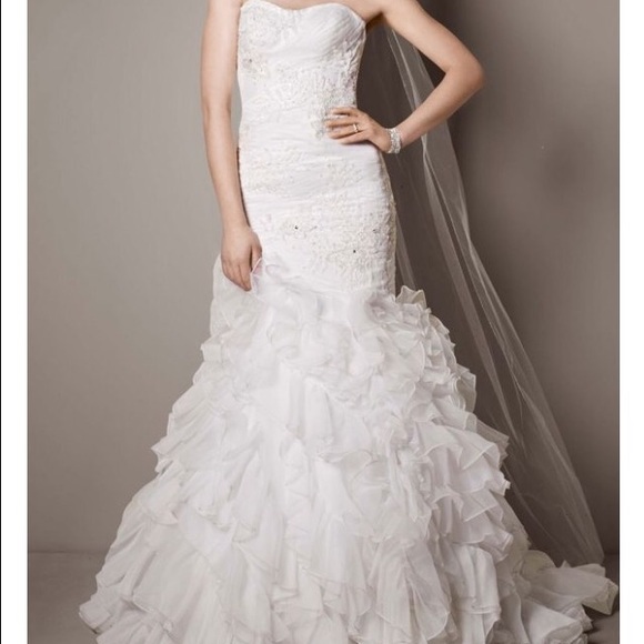 Galina Signature wedding dress - Picture 4 of 4