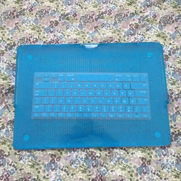 MacBook Pro 15" Retina Display Case. Sky Blue.