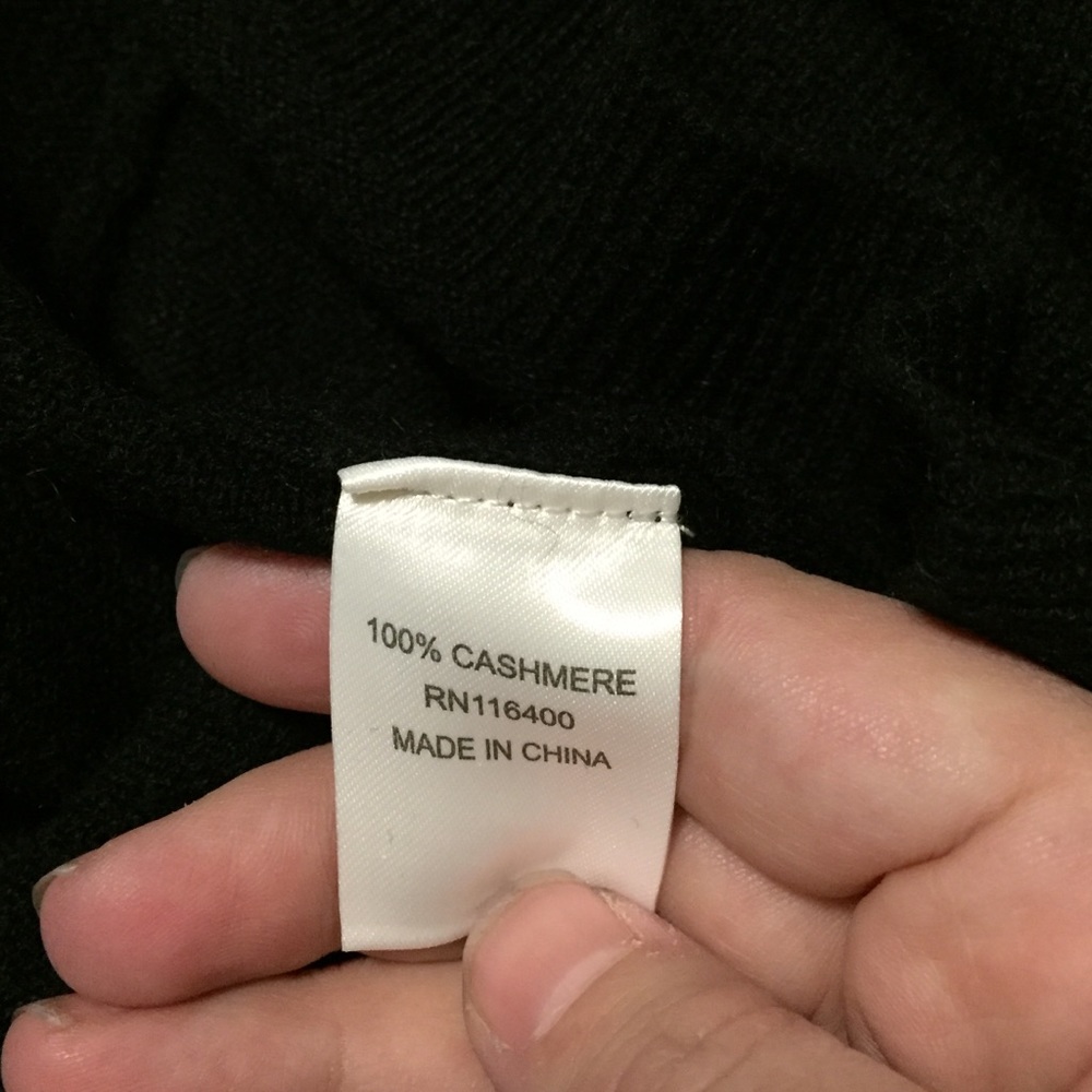 Will donate it in an hour: NWOT cashmere sweater - Picture 4 of 4