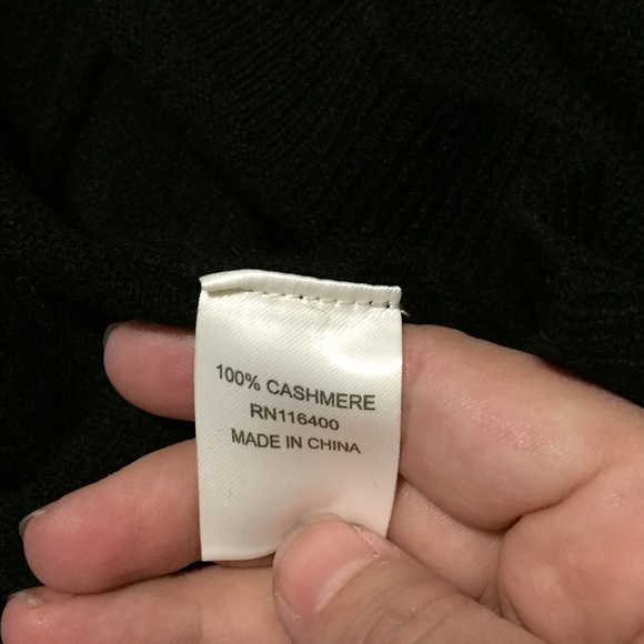Will donate it in an hour: NWOT cashmere sweater - Picture 4 of 4