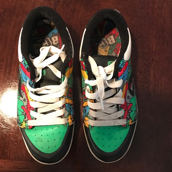 Sneakers