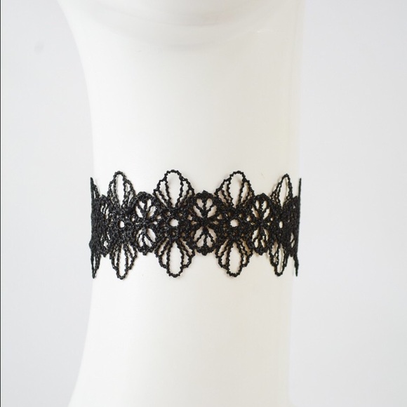 Flower Lace Choker Necklace - Picture 2 of 4