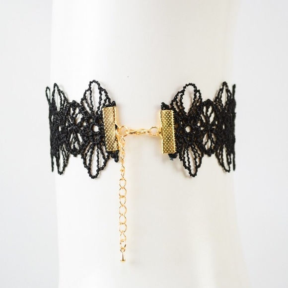  Flower Lace Choker Necklace - Picture 3 of 4