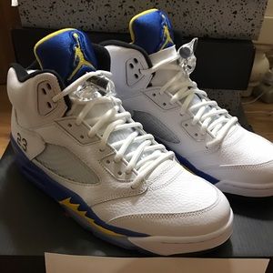 Jordan Retro 5
LANEY
Size 9 MEN'S
