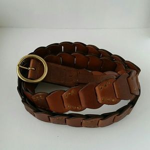 Beautiful vintage leather belt Beautiful vintage leather belt