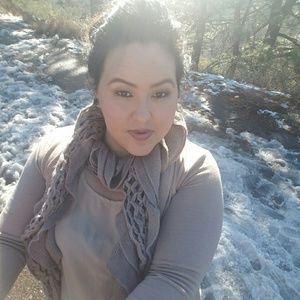 Meet your Posher, Isela