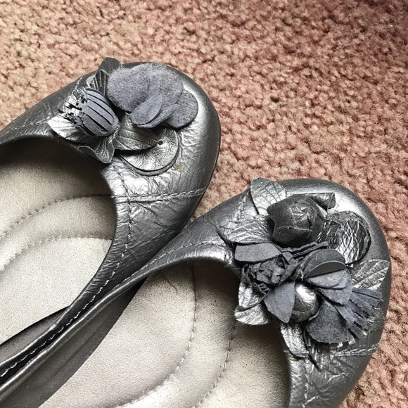 BareTraps Gray Flats - Picture 3 of 3