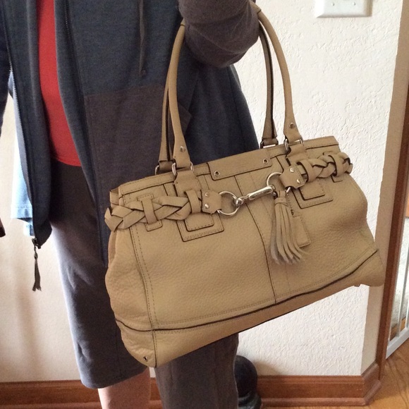 Coach satchel-addition pics. See item. EXCELLENT! - Picture 3 of 4