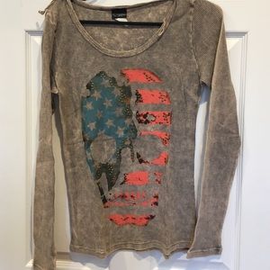 Buckle thermal skull shirt