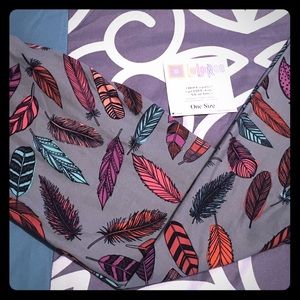 LuLaRoe OS Feathers