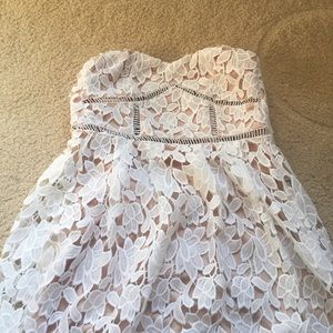 PINNACLE OF PRESTIGE IVORY LACE MIDI DRESS