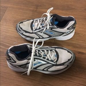 Brooks Adrenaline sneakers