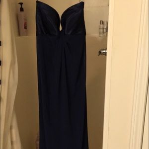 Floor length ball gown. Great for prom or galas!