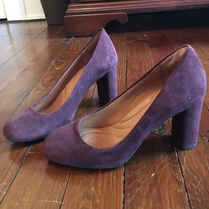 Great condition Clarks burgundy pumps